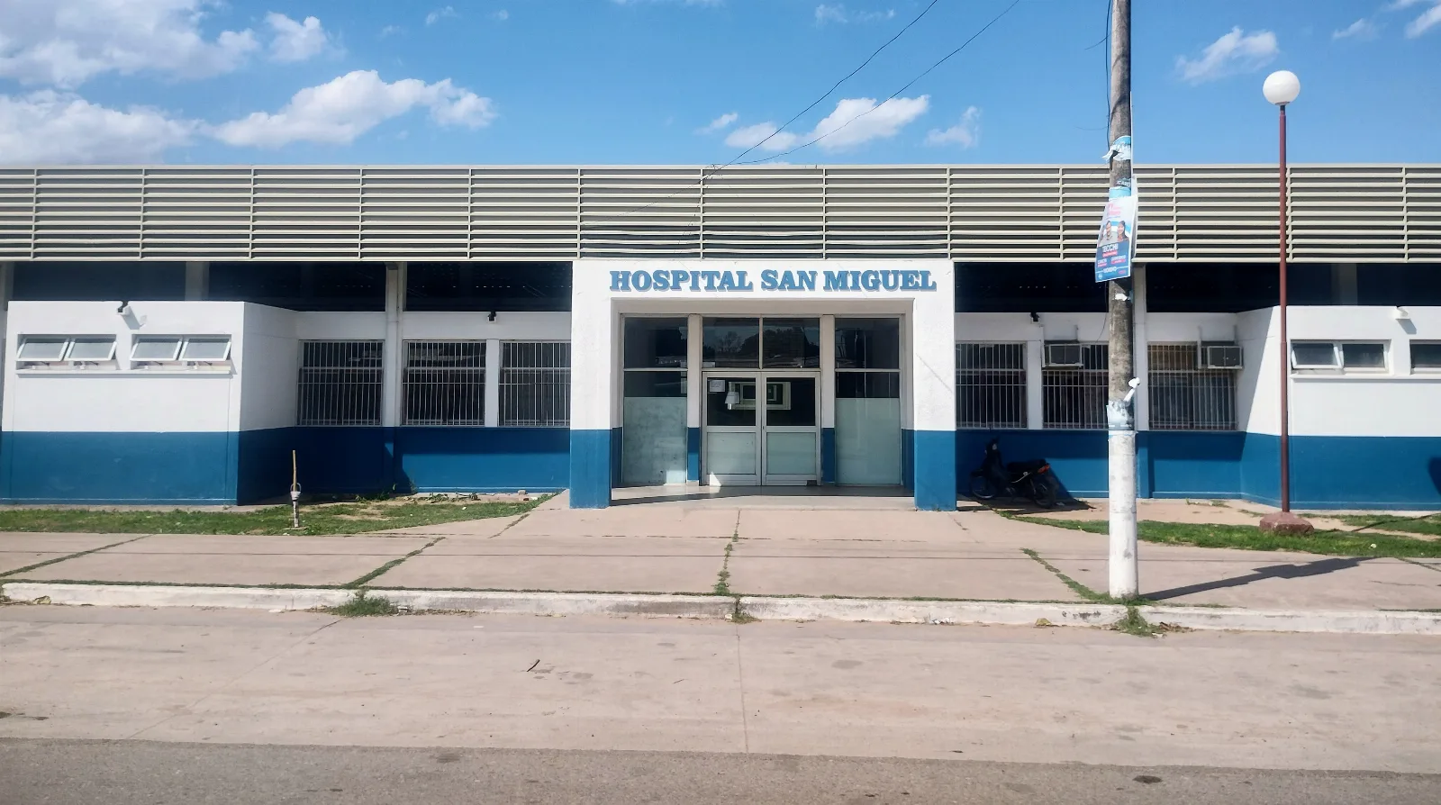 se encuentra en calle Teodoro Sánchez de Bustamante en el acceso a la ciudad.