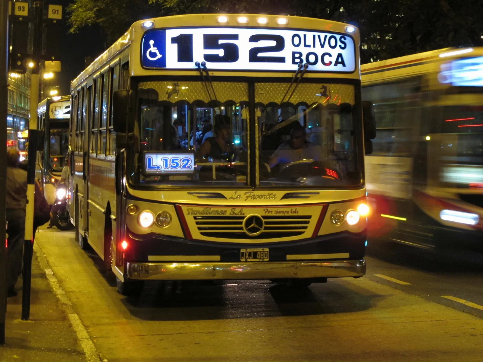 Buenos Aires - La Favorita Mercedes-Benz OH 1618L bus on line No. 152 (Av Leandro N. Alem)
