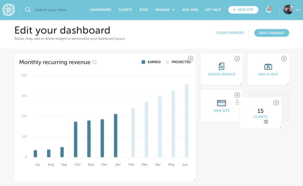 Captura de pantalla del panel personalizado de Flywheel Growth Suite que muestra un gráfico del MRR creciente de una agencia